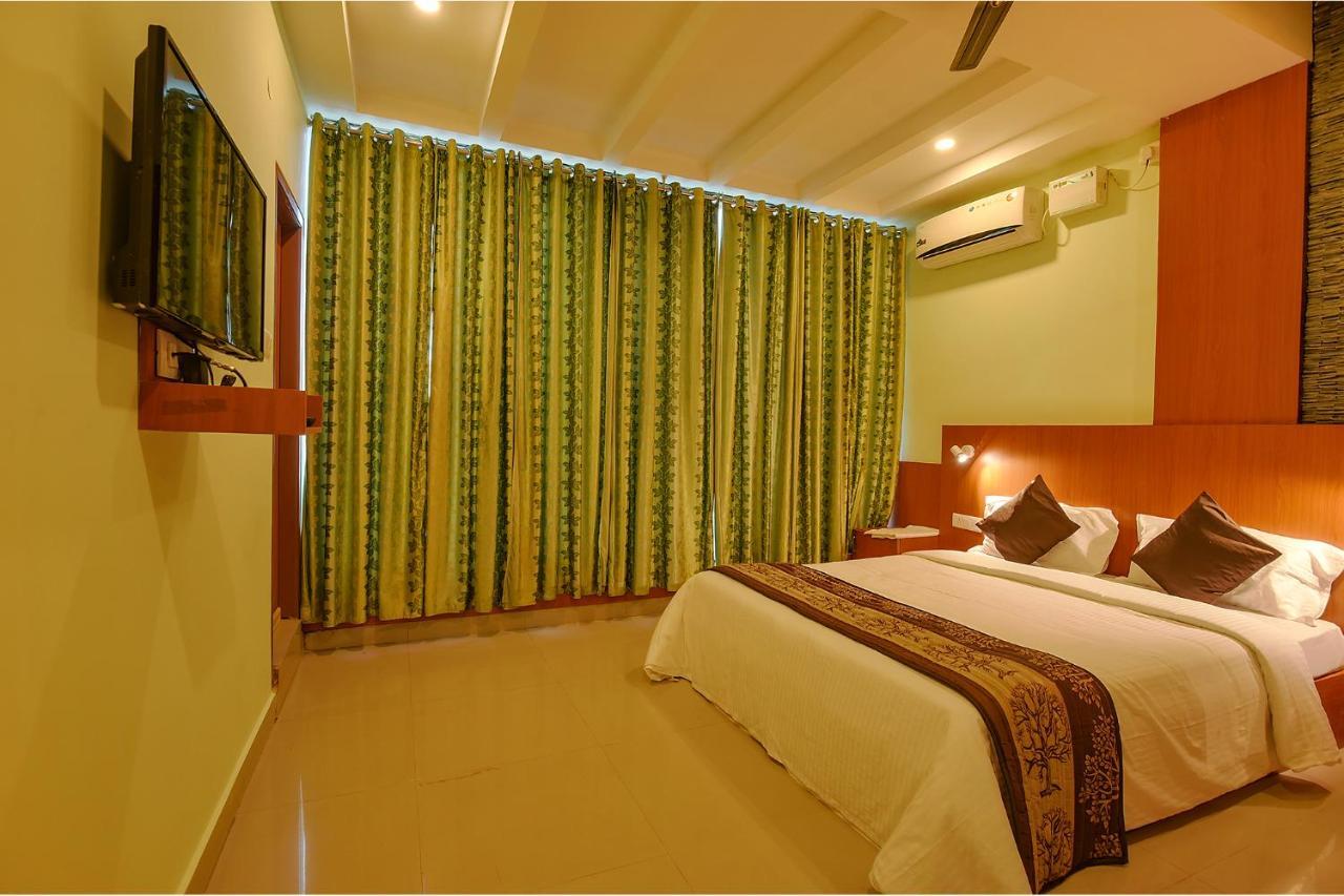 Fabhotel The Btm Palace - Btm Layout Bangalore Exterior foto