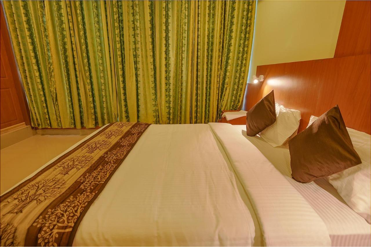 Fabhotel The Btm Palace - Btm Layout Bangalore Exterior foto